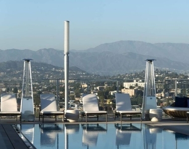3033 Wilshire Boulevard - Photo Thumbnail 17