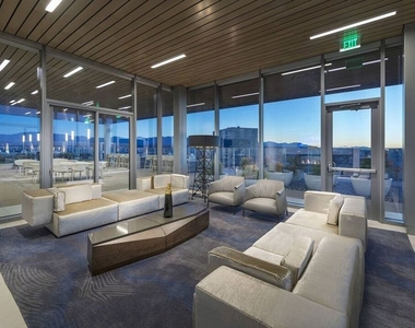 3033 Wilshire Boulevard - Photo Thumbnail 22