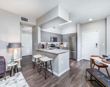3033 Wilshire Boulevard - Photo Thumbnail 11