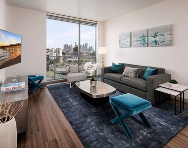 3033 Wilshire Boulevard - Photo Thumbnail 4