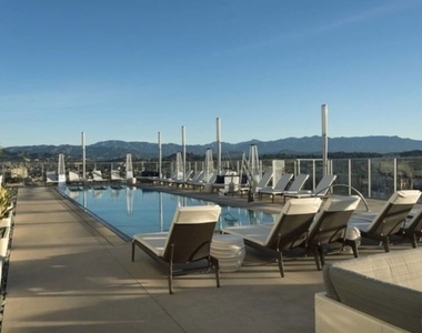 3033 Wilshire Boulevard - Photo Thumbnail 17
