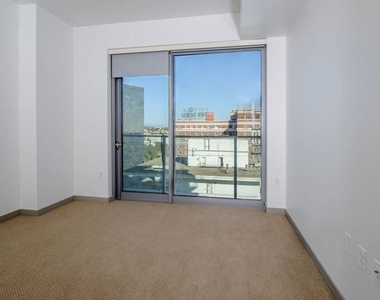 3033 Wilshire Boulevard - Photo Thumbnail 11