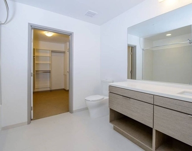 3033 Wilshire Boulevard - Photo Thumbnail 10