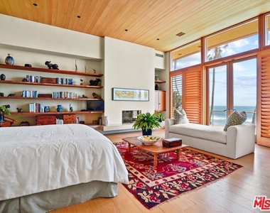 31280 Broad Beach Road - Photo Thumbnail 3