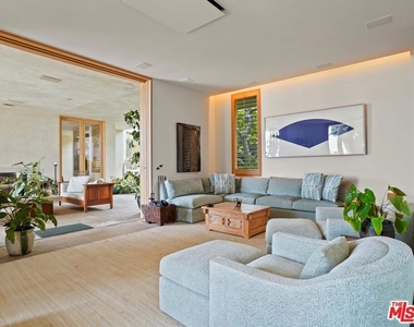 31280 Broad Beach Road - Photo Thumbnail 21