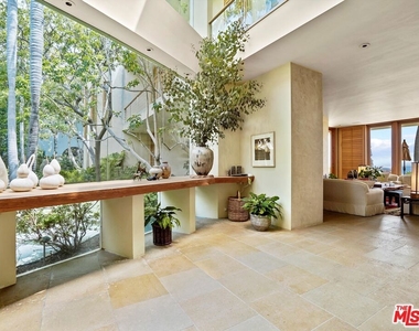 31280 Broad Beach Road - Photo Thumbnail 9