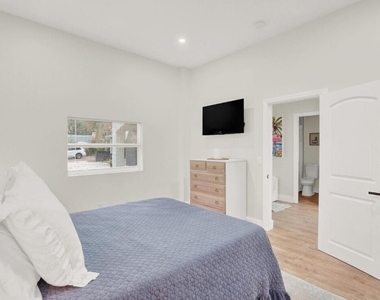 727 S Fernwood Drive S - Photo Thumbnail 31