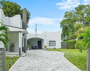 727 S Fernwood Drive S - Photo Thumbnail 23