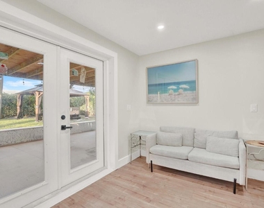 727 S Fernwood Drive S - Photo Thumbnail 28