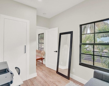 727 S Fernwood Drive S - Photo Thumbnail 24