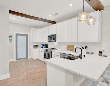 727 S Fernwood Drive S - Photo Thumbnail 10
