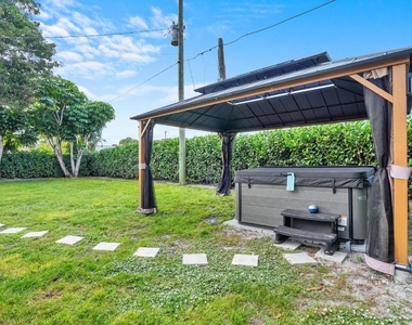 727 S Fernwood Drive S - Photo Thumbnail 43