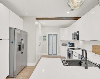 727 S Fernwood Drive S - Photo Thumbnail 13