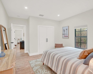 727 S Fernwood Drive S - Photo Thumbnail 17