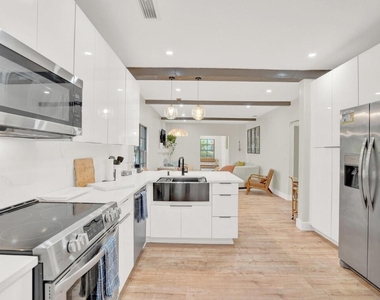 727 S Fernwood Drive S - Photo Thumbnail 14