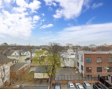 Jamaica Avenue - Photo Thumbnail 13