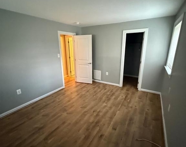 3101 Se Naylor Road Se - Photo Thumbnail 5