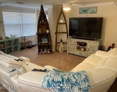 201 A 25th Avenue S - Photo Thumbnail 8
