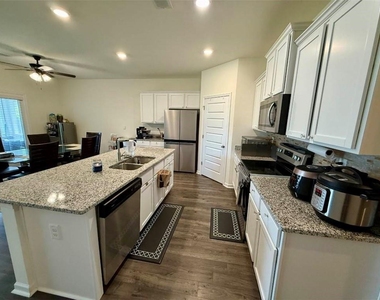 2015 Waycross Lane - Photo Thumbnail 14