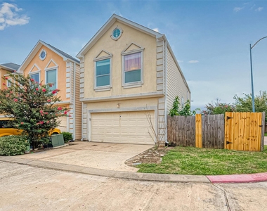 10355 Panther Point Drive - Photo Thumbnail 3