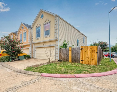 10355 Panther Point Drive - Photo Thumbnail 2