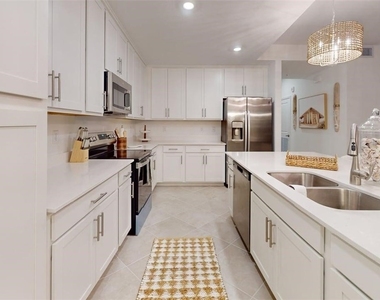 15275 Green Acres Avenue - Photo Thumbnail 9