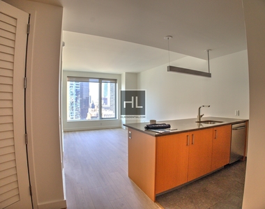 Spruce Street - Photo Thumbnail 1