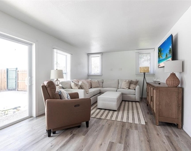 640 Broadway Street - Photo Thumbnail 23