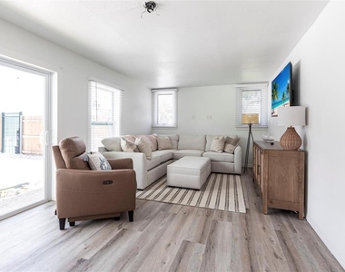 640 Broadway Street - Photo Thumbnail 5