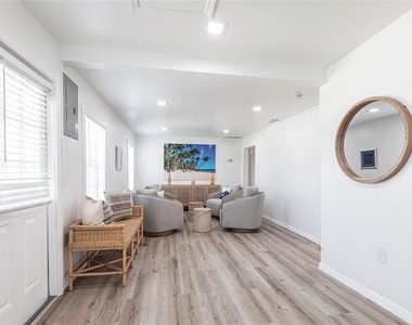 640 Broadway Street - Photo Thumbnail 1