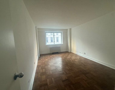 200 East 71st Street - Photo Thumbnail 12
