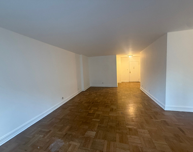 200 East 71st Street - Photo Thumbnail 5