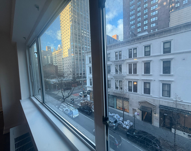 200 East 71st Street - Photo Thumbnail 3