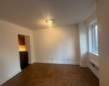 200 East 71st Street - Photo Thumbnail 4