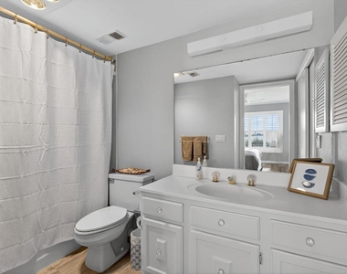 390 Ne Edgewater Drive - Photo Thumbnail 16