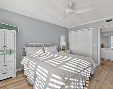390 Ne Edgewater Drive - Photo Thumbnail 15