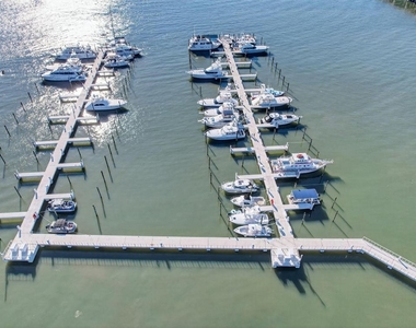 390 Ne Edgewater Drive - Photo Thumbnail 24