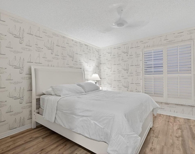 390 Ne Edgewater Drive - Photo Thumbnail 17
