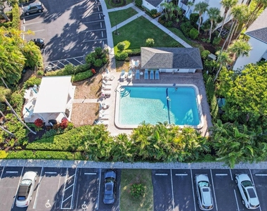 390 Ne Edgewater Drive - Photo Thumbnail 21