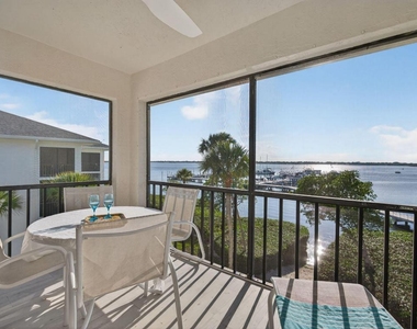 390 Ne Edgewater Drive - Photo Thumbnail 22