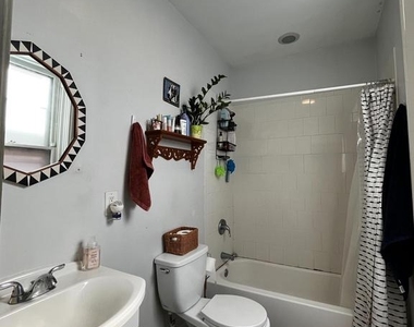 1512 N 17th Street - Photo Thumbnail 8