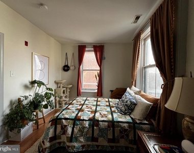 1512 N 17th Street - Photo Thumbnail 3