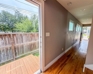 1416 Dumble Street - Photo Thumbnail 18