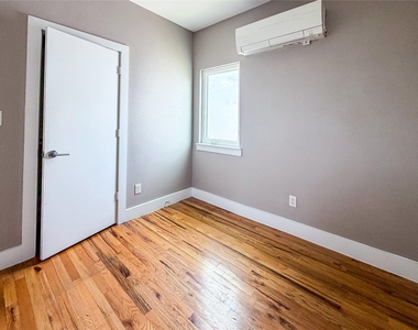 1416 Dumble Street - Photo Thumbnail 14