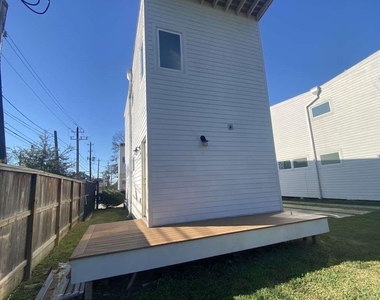 1416 Dumble Street - Photo Thumbnail 9