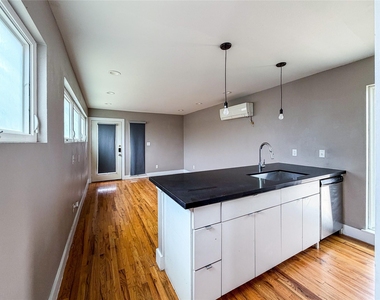 1416 Dumble Street - Photo Thumbnail 8