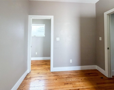 1416 Dumble Street - Photo Thumbnail 16