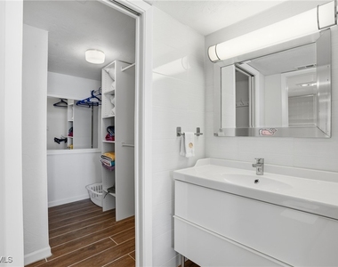 10475 Gulf Shore Drive - Photo Thumbnail 27