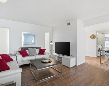 10475 Gulf Shore Drive - Photo Thumbnail 10