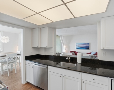 10475 Gulf Shore Drive - Photo Thumbnail 16